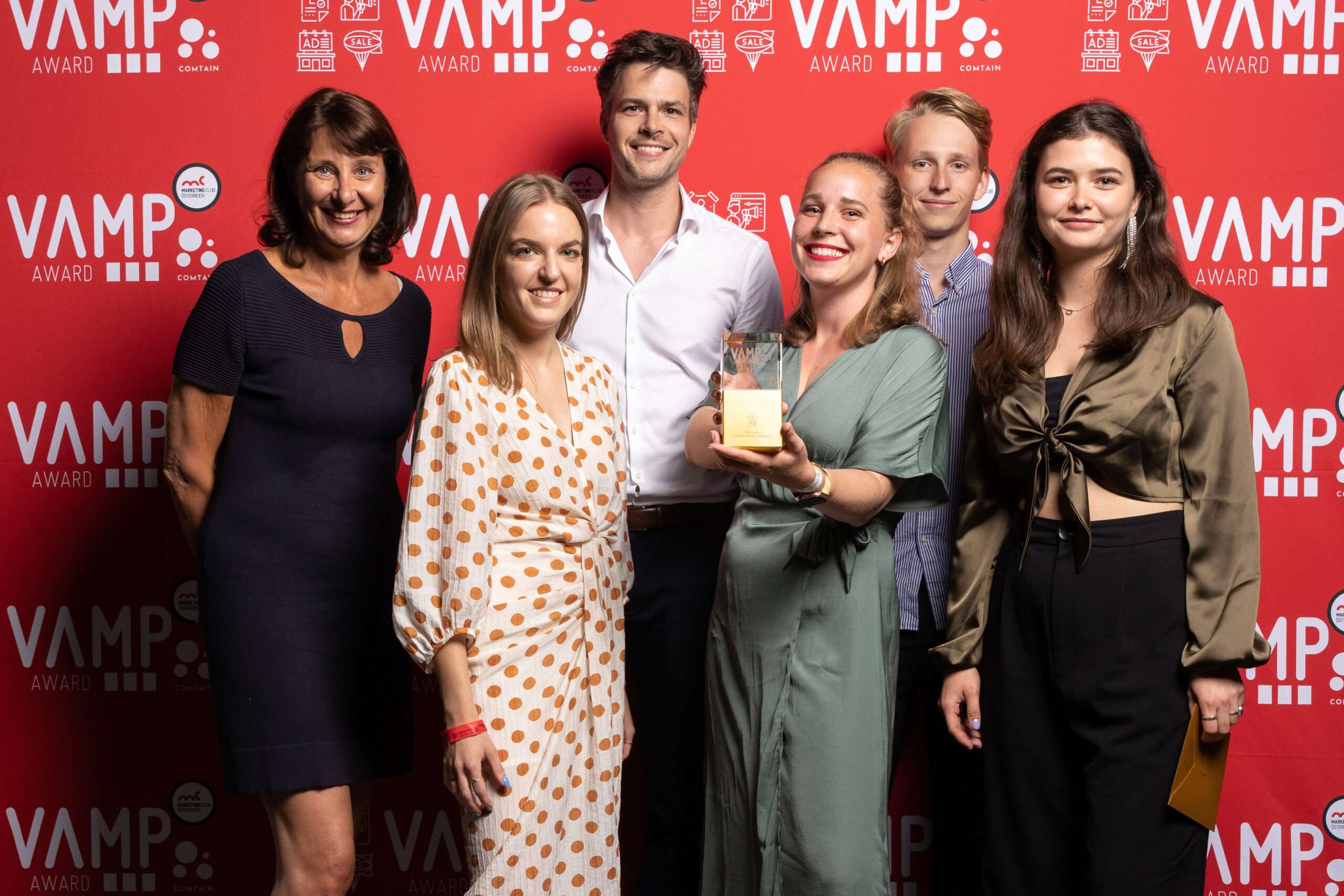 *01.1. G Vamp Award Pressewand - 3260
