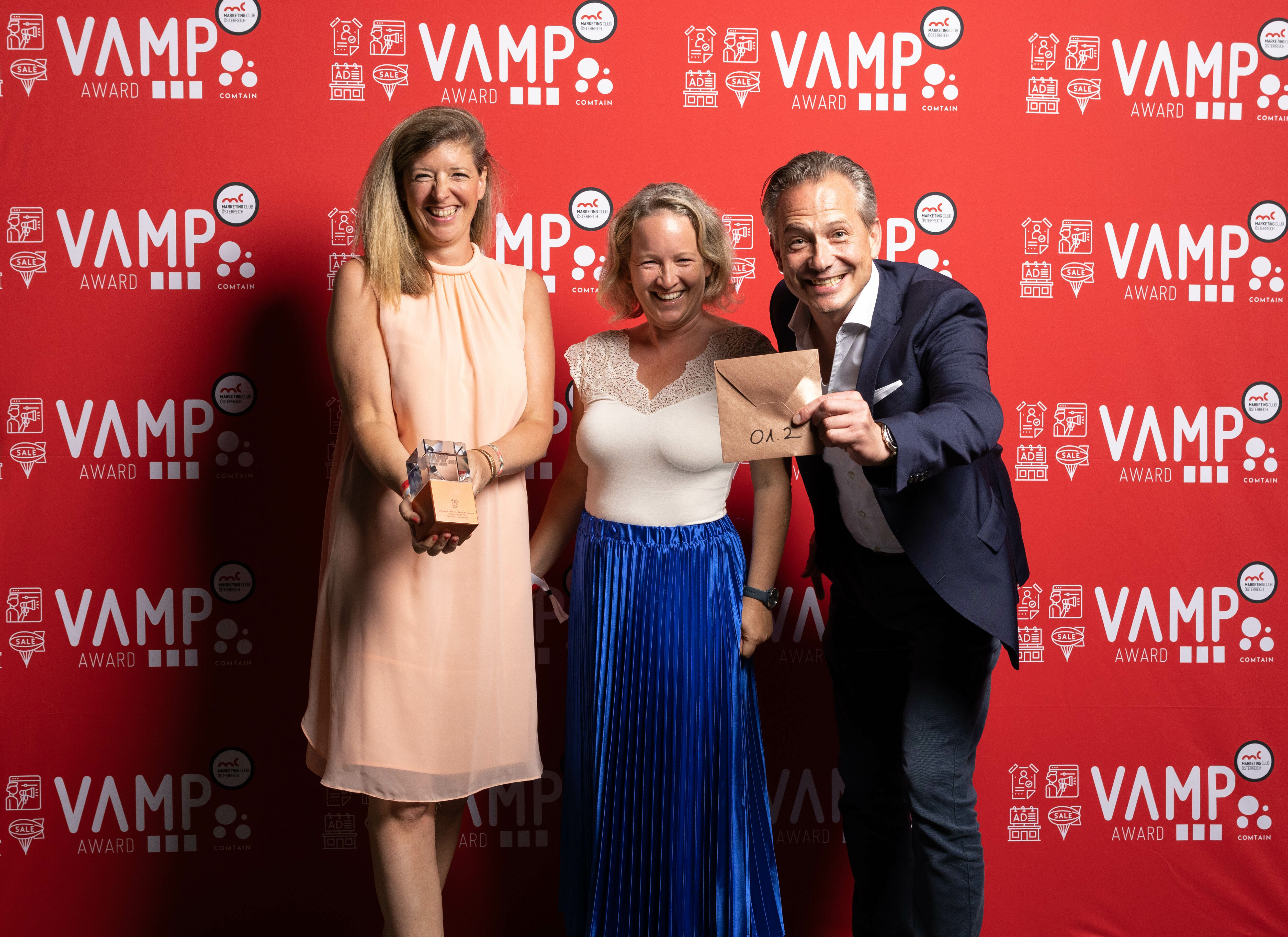 *01.2. B Vamp Award Pressewand - 3274