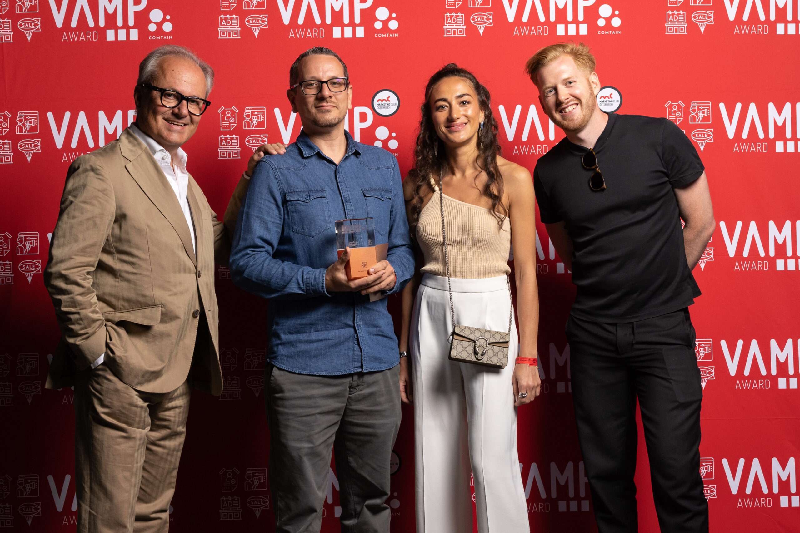 *02.3. B Vamp Award Pressewand - 3317