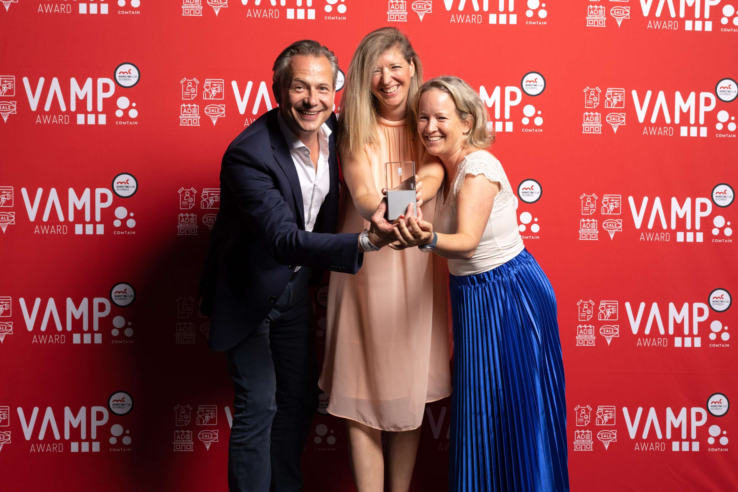 *02.3. S Vamp Award Pressewand - 3312