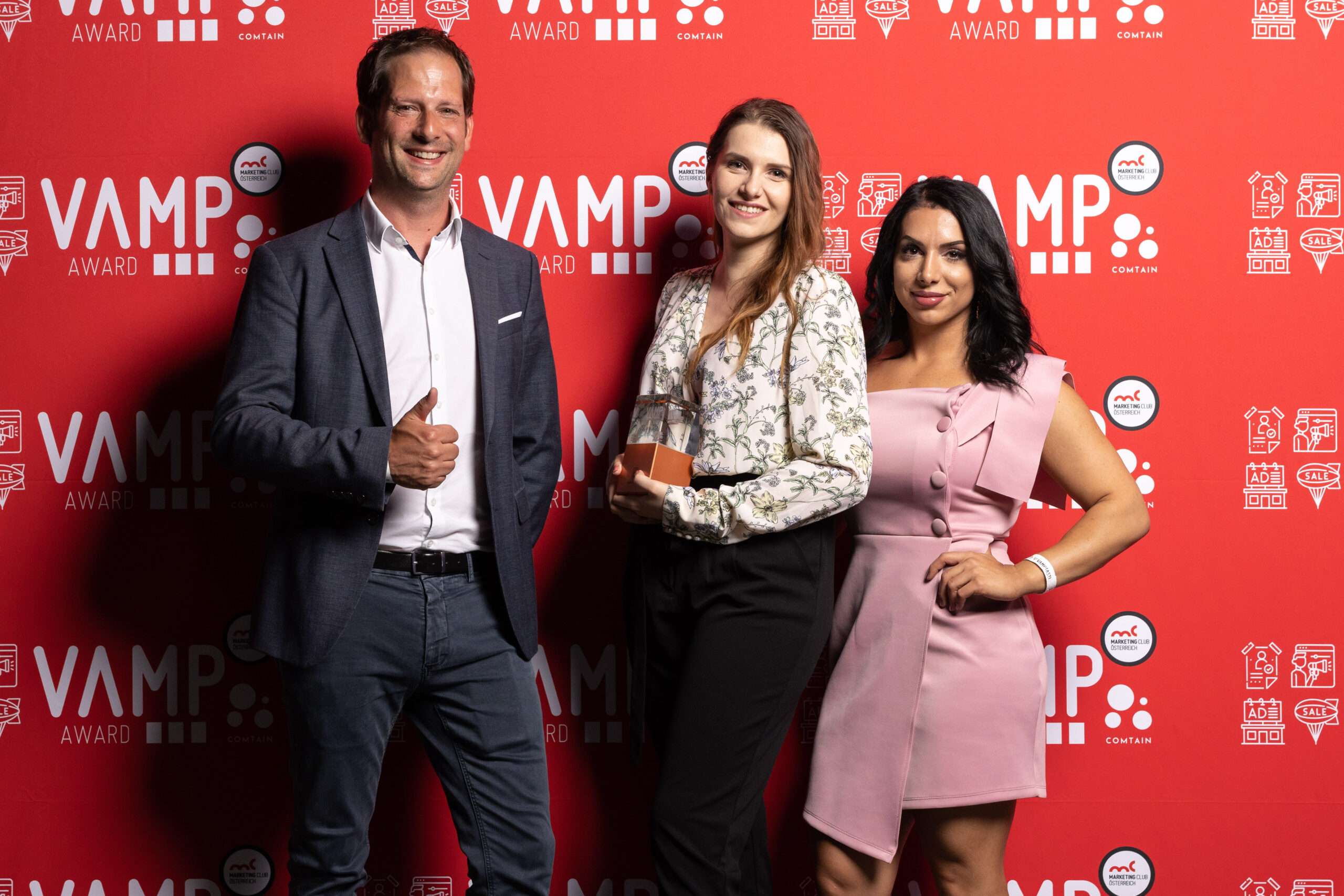*03.1. B Vamp Award Pressewand - 3337