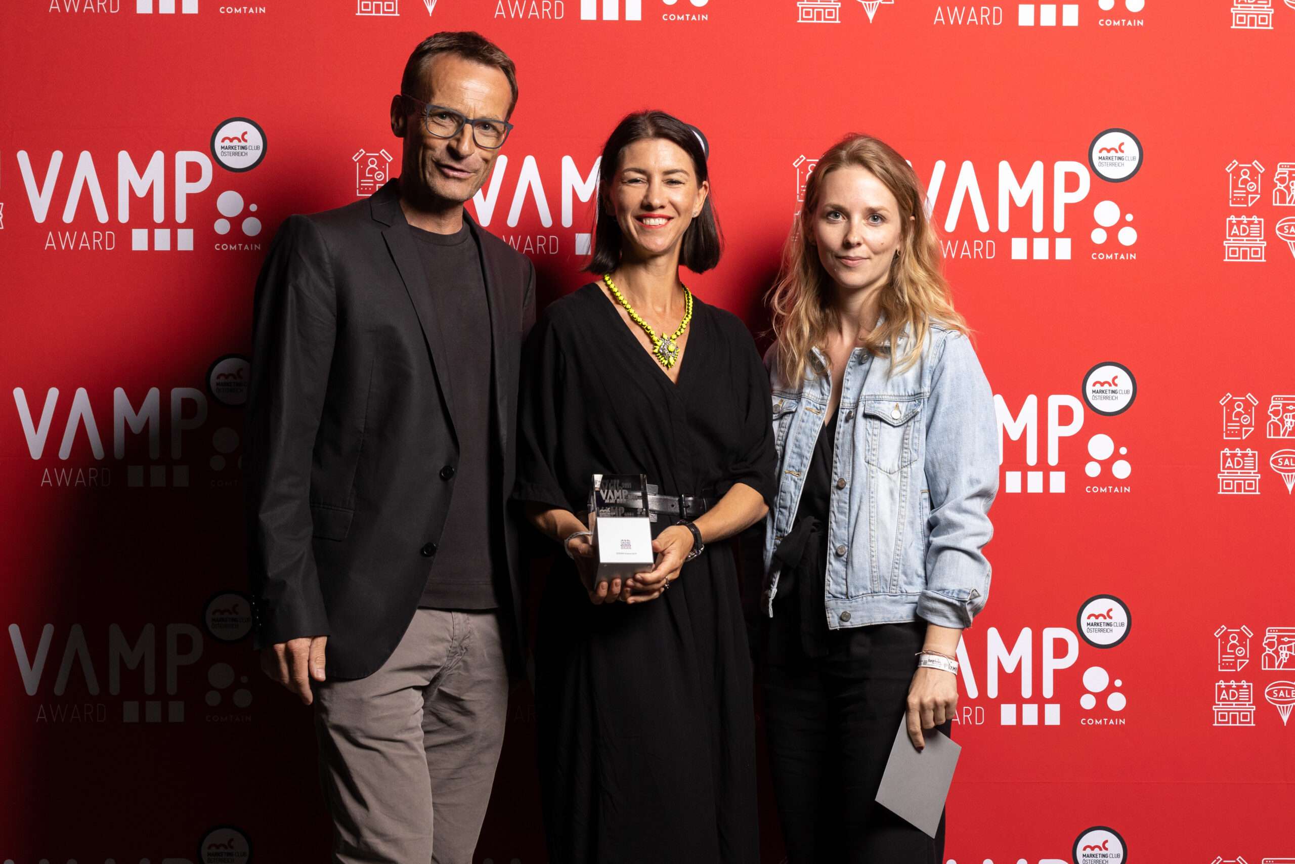 *03.2. S Vamp Award Pressewand - 3342