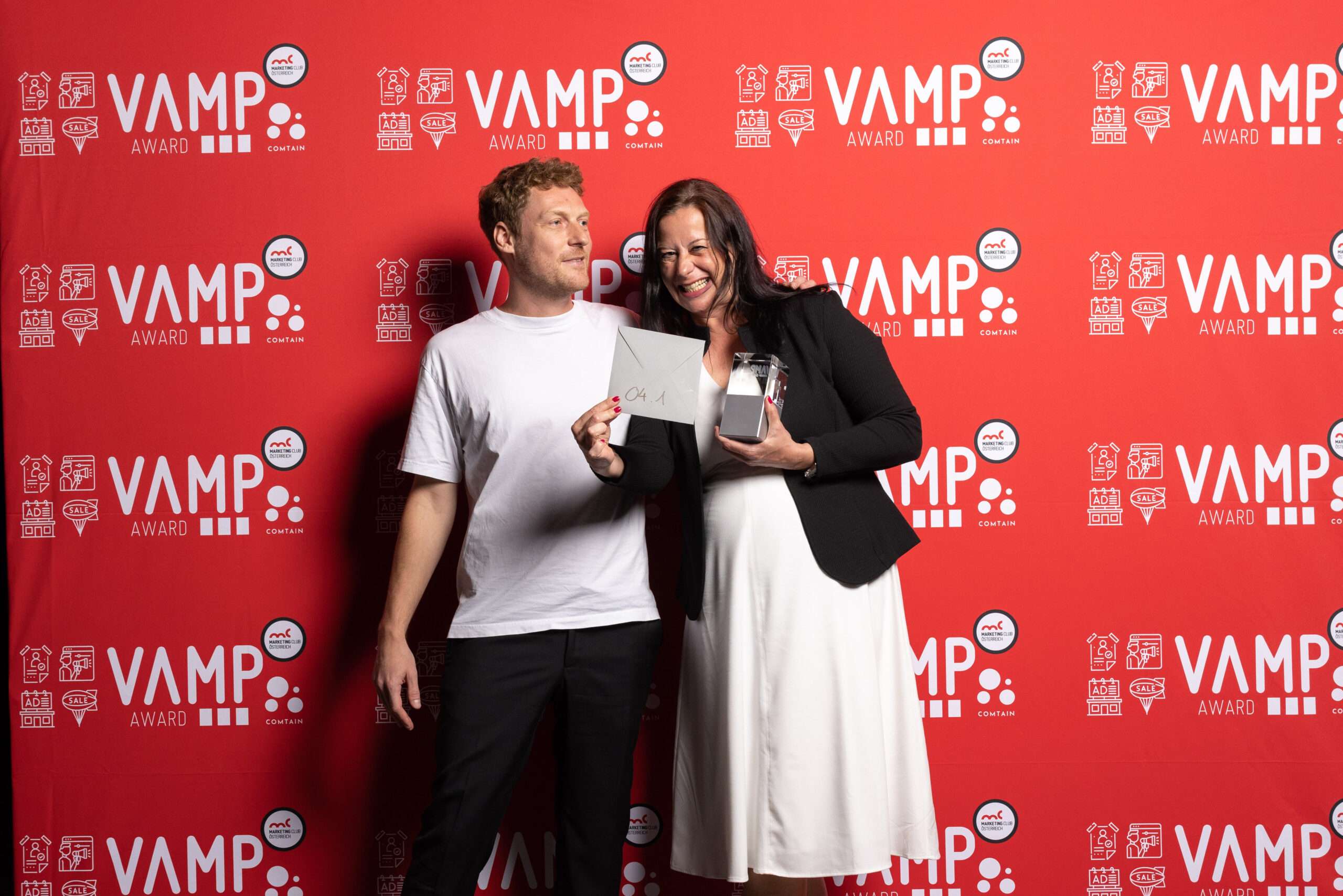 *04.1. S Vamp Award Pressewand - 3376