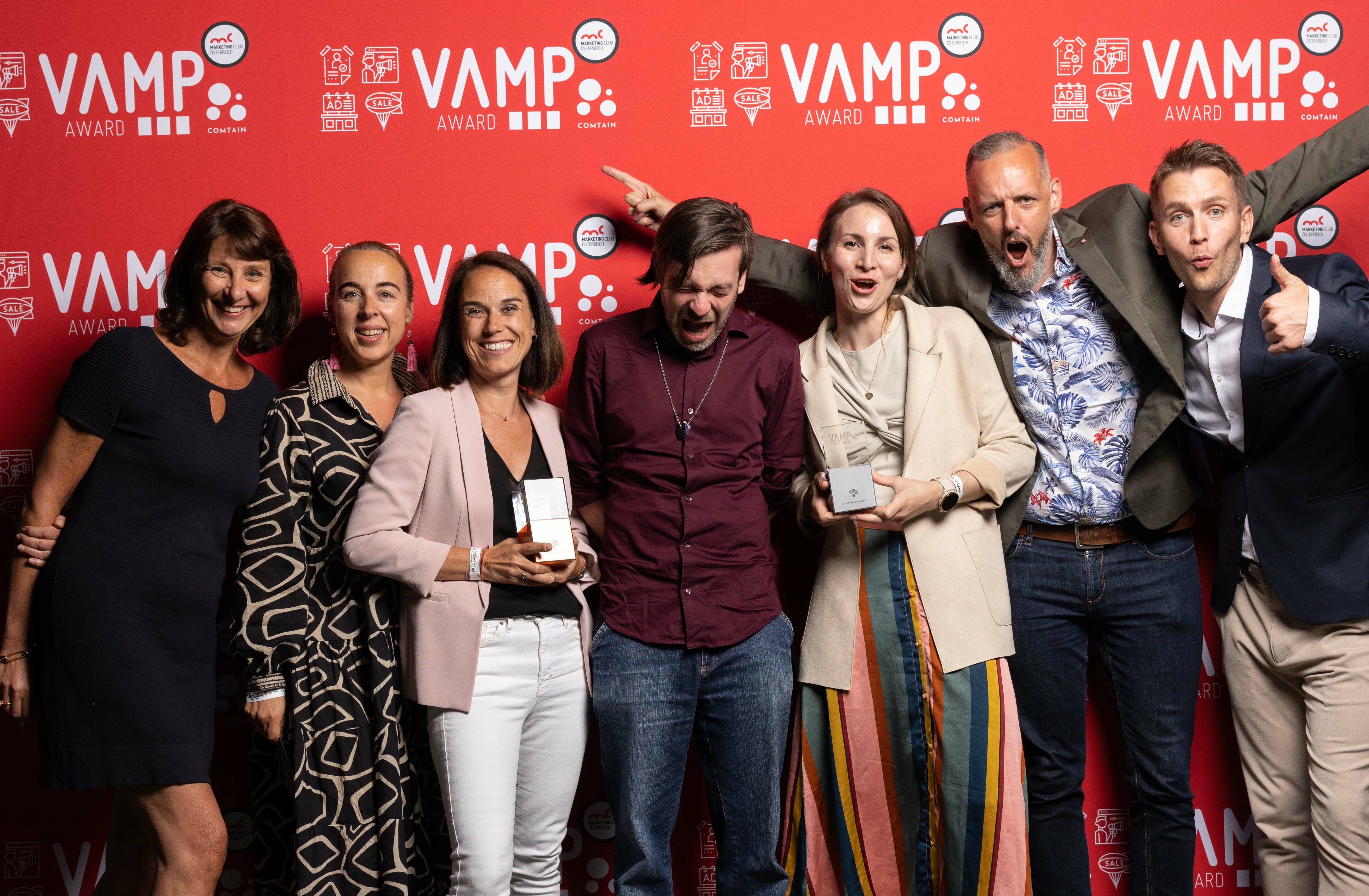 *04.3. B Vamp Award Pressewand - 3409