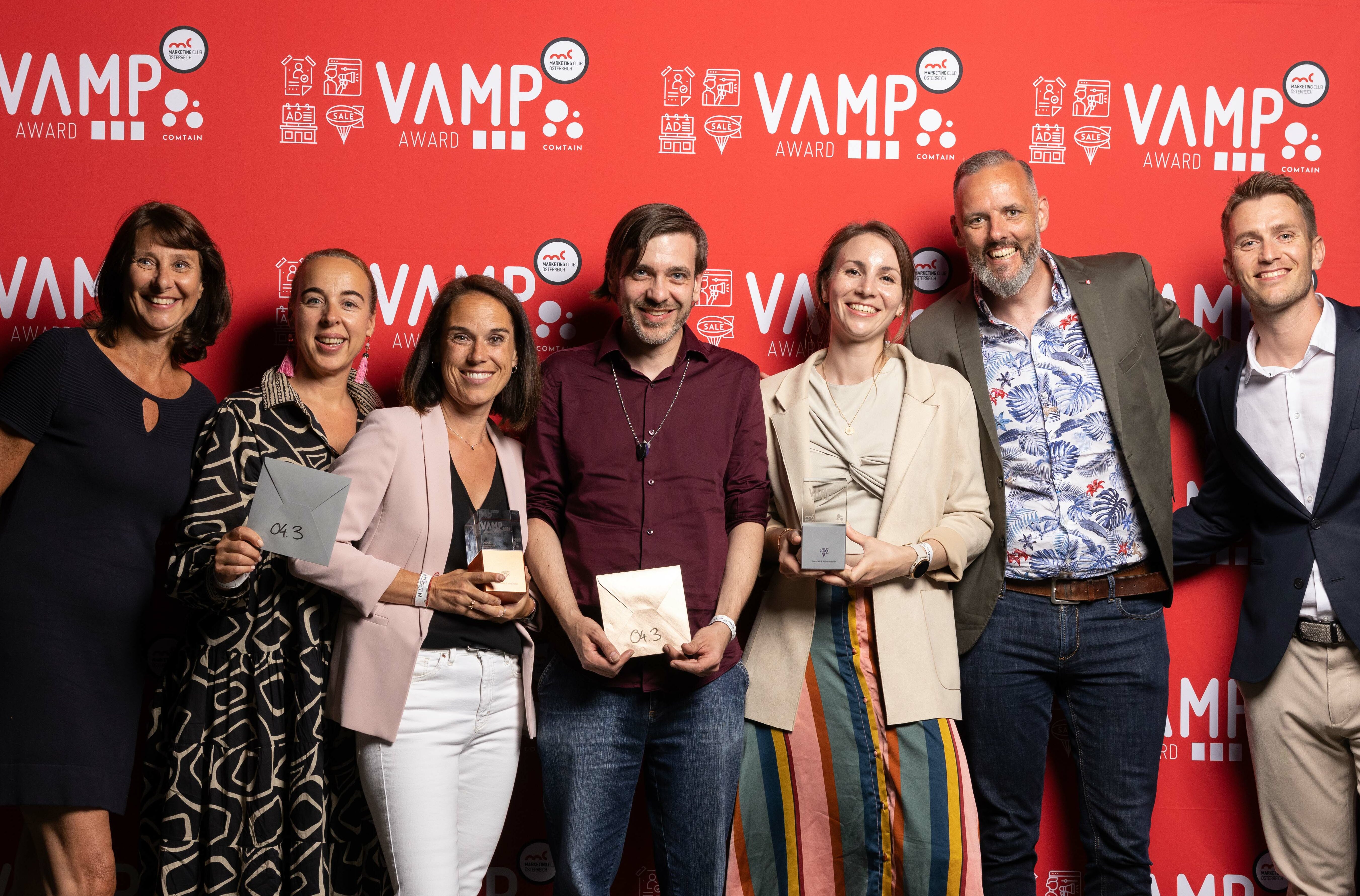 *04.3. S Vamp Award Pressewand - 3406