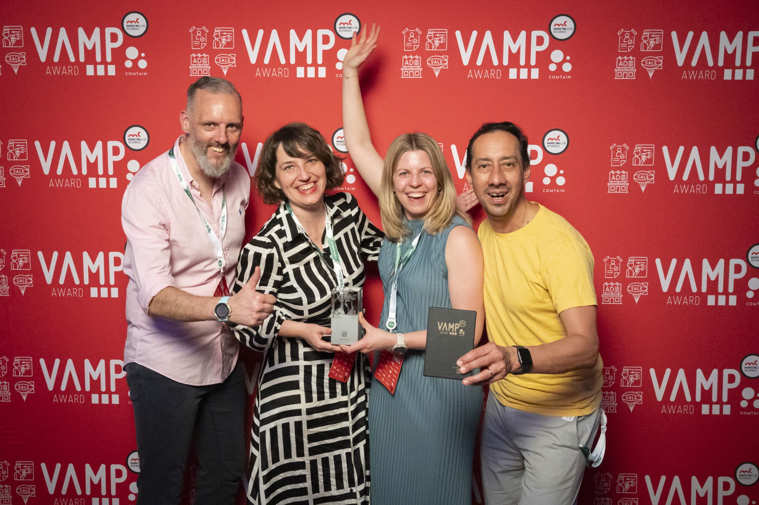Kat 3_1_Silber_20240408_VAMP Award 2024_DOOH interaktiv