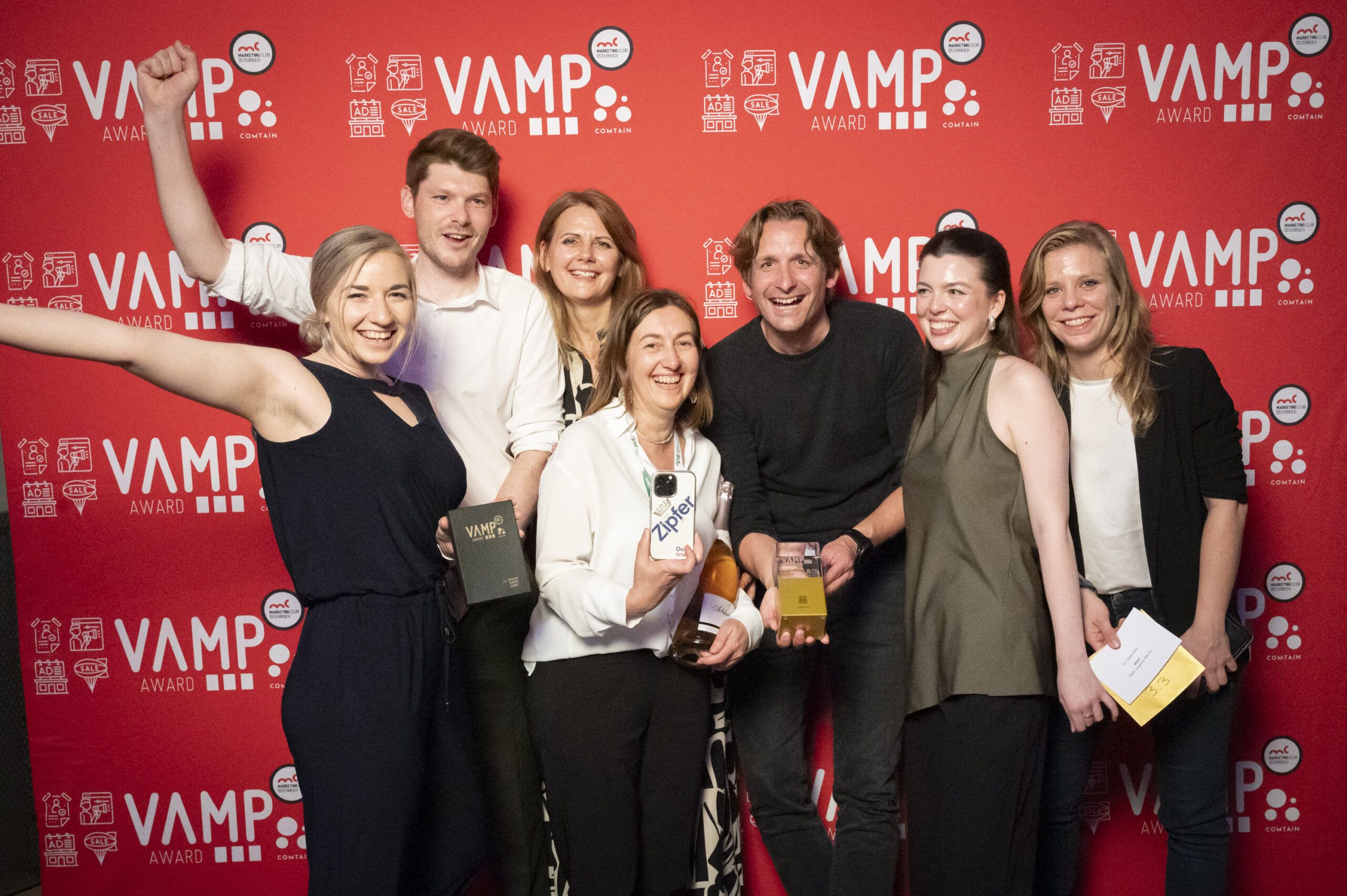Kat 3_3_Gold_20240408_VAMP Award 2024_DOOH Data