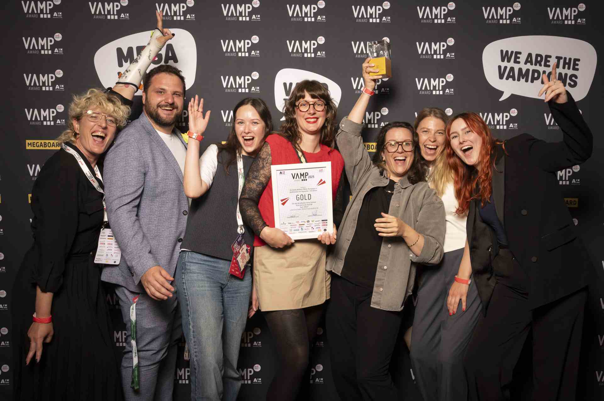 Kat 1_2_Gold_20240408_VAMP Award 2024_ Die beste Ambient-Media-Kampagne in Kombination mit Passanten-Interaktion